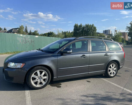 Вольво В50 2010 в Ивано-Франковске на Automoto.ua Серый Вольво В50, объемом двигателя 1.6 л и пробегом 250 тыс. км за 7900 $, фото 6 на Automoto.ua