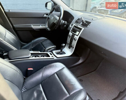 Сірий Вольво V50, об'ємом двигуна 2.4 л та пробігом 270 тис. км за 8300 $, фото 24 на Automoto.ua