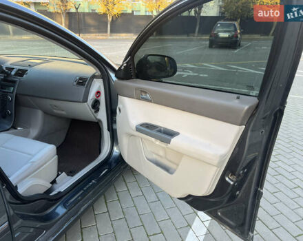 Вольво В50 2010 в Луцке на Automoto.ua Серый Вольво В50, объемом двигателя 1.6 л и пробегом 280 тыс. км за 8600 $, фото 25 на Automoto.ua