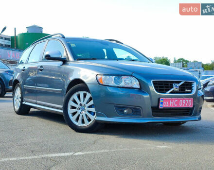 Серый Вольво В50, объемом двигателя 1.6 л и пробегом 193 тыс. км за 7999 $, фото 2 на Automoto.ua