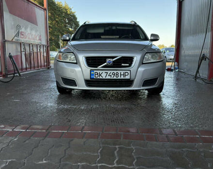 Серый Вольво В50, объемом двигателя 1.56 л и пробегом 310 тыс. км за 7450 $, фото 2 на Automoto.ua