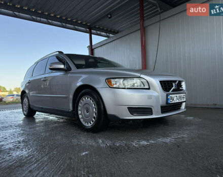 Серый Вольво В50, объемом двигателя 1.56 л и пробегом 310 тыс. км за 7450 $, фото 3 на Automoto.ua