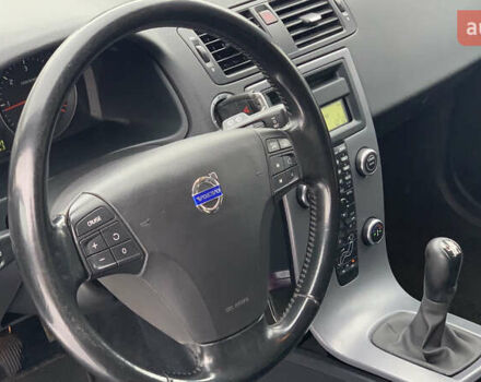 Серый Вольво В50, объемом двигателя 1.6 л и пробегом 268 тыс. км за 7100 $, фото 28 на Automoto.ua