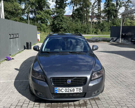 Серый Вольво В50, объемом двигателя 1.6 л и пробегом 271 тыс. км за 7400 $, фото 2 на Automoto.ua