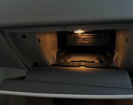 Вольво В50 2010 в Жовкве на Automoto.ua Серый Вольво В50, объемом двигателя 1.6 л и пробегом 242 тыс. км за 7500 $, фото 13 на Automoto.ua