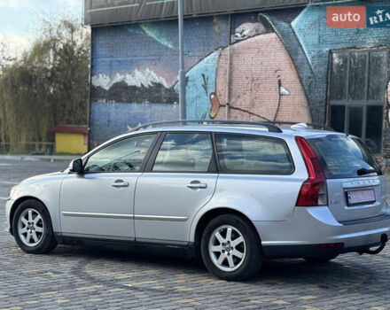 Серый Вольво В50, объемом двигателя 1.6 л и пробегом 259 тыс. км за 6850 $, фото 9 на Automoto.ua
