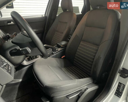 Вольво В50 2010 в Стрые на Automoto.ua Серый Вольво В50, объемом двигателя 1.6 л и пробегом 260 тыс. км за 6650 $, фото 36 на Automoto.ua