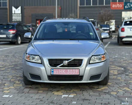 Серый Вольво В50, объемом двигателя 1.6 л и пробегом 259 тыс. км за 6850 $, фото 2 на Automoto.ua