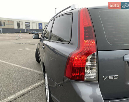 Вольво В50 2010 в Киеве на Automoto.ua Серый Вольво В50, объемом двигателя 1.56 л и пробегом 277 тыс. км за 9350 $, фото 27 на Automoto.ua