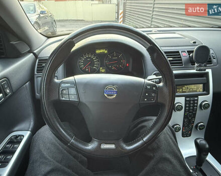 Сірий Вольво V50, об'ємом двигуна 2.4 л та пробігом 270 тис. км за 8300 $, фото 33 на Automoto.ua