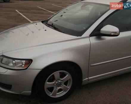 Серый Вольво В50, объемом двигателя 1.6 л и пробегом 206 тыс. км за 7450 $, фото 3 на Automoto.ua