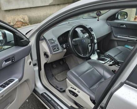 Вольво В50 2010 в Горохов на Automoto.ua Серый Вольво В50, объемом двигателя 1.56 л и пробегом 300 тыс. км за 7800 $, фото 10 на Automoto.ua