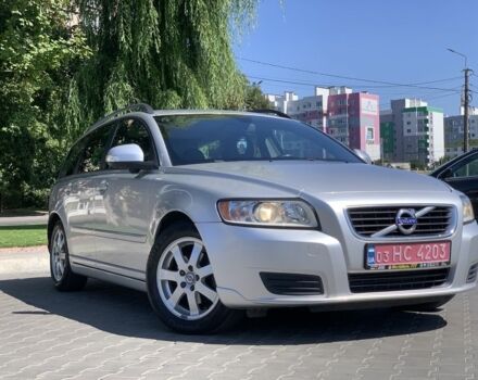 Сірий Вольво V50, об'ємом двигуна 1.6 л та пробігом 263 тис. км за 7500 $, фото 2 на Automoto.ua