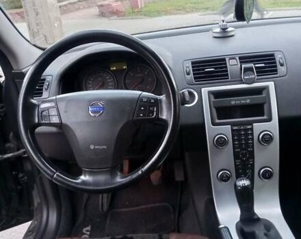 Вольво В50 2010 в Николаеве на Automoto.ua Серый Вольво В50, объемом двигателя 1.6 л и пробегом 237 тыс. км за 6000 $, фото 4 на Automoto.ua