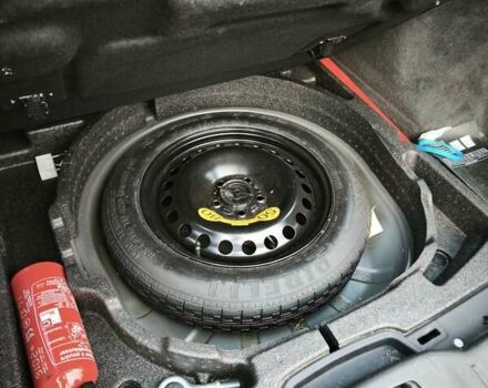 Серый Вольво В50, объемом двигателя 1.6 л и пробегом 257 тыс. км за 8250 $, фото 19 на Automoto.ua