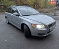 Серый Вольво В50, объемом двигателя 1.6 л и пробегом 273 тыс. км за 7300 $, фото 1 на Automoto.ua