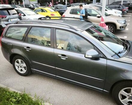 Серый Вольво В50, объемом двигателя 1.6 л и пробегом 257 тыс. км за 8250 $, фото 5 на Automoto.ua