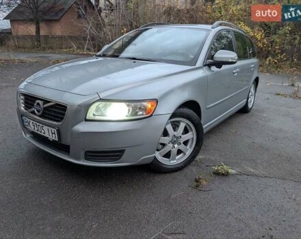 Серый Вольво В50, объемом двигателя 1.6 л и пробегом 273 тыс. км за 7300 $, фото 3 на Automoto.ua
