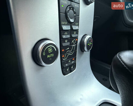 Сірий Вольво V50, об'ємом двигуна 2.4 л та пробігом 270 тис. км за 8300 $, фото 34 на Automoto.ua