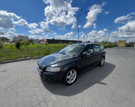 Сірий Вольво V50, об'ємом двигуна 1.6 л та пробігом 227 тис. км за 7500 $, фото 2 на Automoto.ua