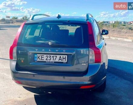 Серый Вольво В50, объемом двигателя 1.6 л и пробегом 270 тыс. км за 7200 $, фото 5 на Automoto.ua