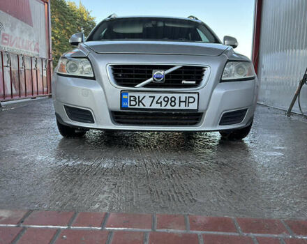 Серый Вольво В50, объемом двигателя 1.56 л и пробегом 310 тыс. км за 7450 $, фото 1 на Automoto.ua