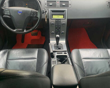 Серый Вольво В50, объемом двигателя 2 л и пробегом 281 тыс. км за 8000 $, фото 12 на Automoto.ua