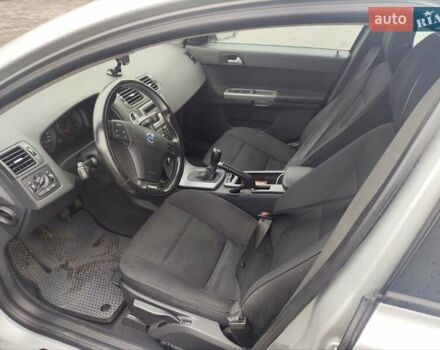 Серый Вольво В50, объемом двигателя 1.98 л и пробегом 245 тыс. км за 7250 $, фото 3 на Automoto.ua