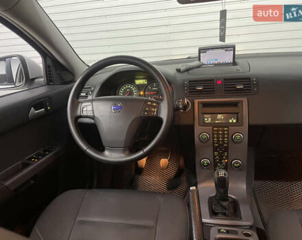 Вольво В50 2010 в Стрые на Automoto.ua Серый Вольво В50, объемом двигателя 1.6 л и пробегом 260 тыс. км за 6650 $, фото 3 на Automoto.ua