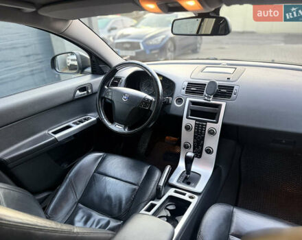 Сірий Вольво V50, об'ємом двигуна 2.4 л та пробігом 270 тис. км за 8300 $, фото 23 на Automoto.ua