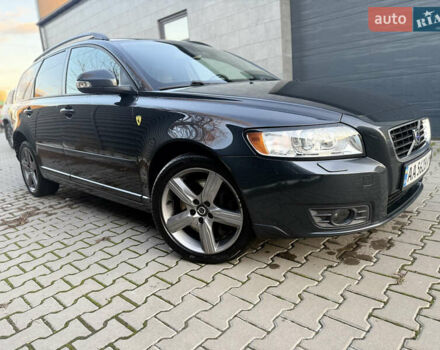 Сірий Вольво V50, об'ємом двигуна 2.4 л та пробігом 270 тис. км за 8300 $, фото 2 на Automoto.ua