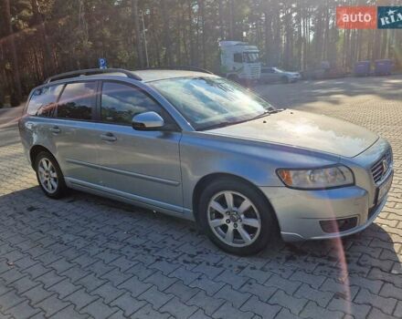 Вольво В50 2010 в Камень-Каширский на Automoto.ua Серый Вольво В50, объемом двигателя 1.56 л и пробегом 184 тыс. км за 7100 $, фото 2 на Automoto.ua