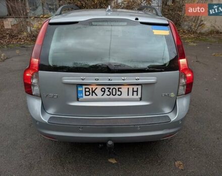 Серый Вольво В50, объемом двигателя 1.6 л и пробегом 273 тыс. км за 7300 $, фото 11 на Automoto.ua