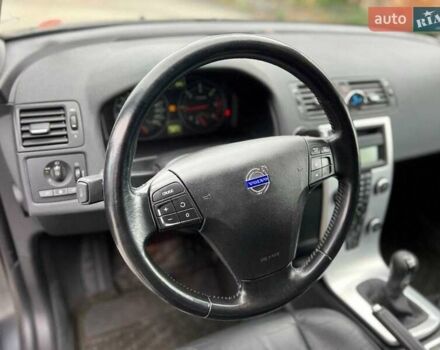 Серый Вольво В50, объемом двигателя 1.6 л и пробегом 270 тыс. км за 6800 $, фото 10 на Automoto.ua