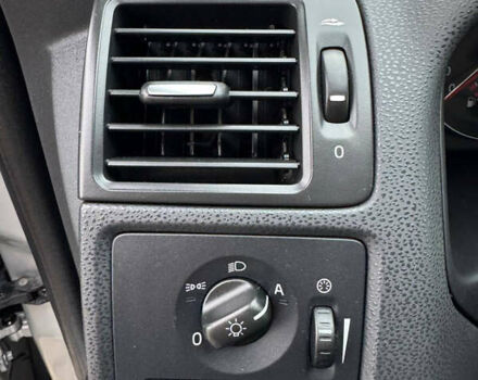 Сірий Вольво V50, об'ємом двигуна 0 л та пробігом 227 тис. км за 10300 $, фото 46 на Automoto.ua