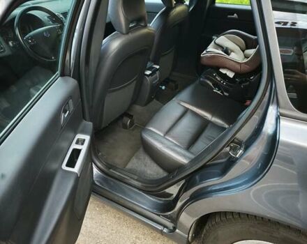 Серый Вольво В50, объемом двигателя 1.6 л и пробегом 257 тыс. км за 8250 $, фото 12 на Automoto.ua