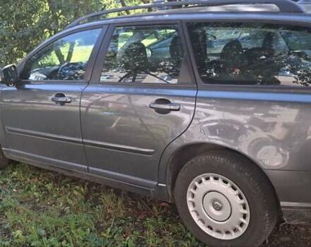 Сірий Вольво V50, об'ємом двигуна 1.56 л та пробігом 202 тис. км за 7250 $, фото 3 на Automoto.ua
