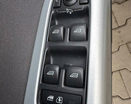 Сірий Вольво V50, об'ємом двигуна 0 л та пробігом 227 тис. км за 10300 $, фото 45 на Automoto.ua