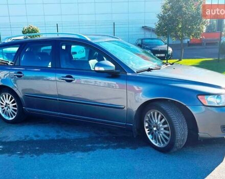 Серый Вольво В50, объемом двигателя 1.6 л и пробегом 270 тыс. км за 6800 $, фото 2 на Automoto.ua