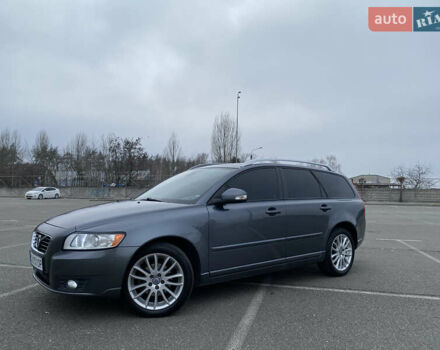 Вольво В50 2010 в Киеве на Automoto.ua Серый Вольво В50, объемом двигателя 1.56 л и пробегом 277 тыс. км за 9350 $, фото 2 на Automoto.ua