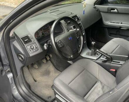 Серый Вольво В50, объемом двигателя 1.56 л и пробегом 250 тыс. км за 7999 $, фото 11 на Automoto.ua