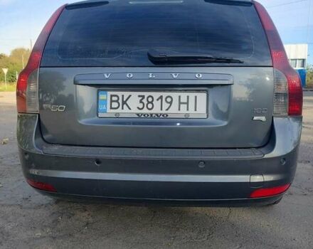 Серый Вольво В50, объемом двигателя 1.56 л и пробегом 270 тыс. км за 7356 $, фото 8 на Automoto.ua
