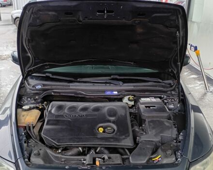 Серый Вольво В50, объемом двигателя 2 л и пробегом 320 тыс. км за 3600 $, фото 5 на Automoto.ua