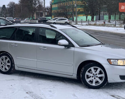 Серый Вольво В50, объемом двигателя 1.6 л и пробегом 268 тыс. км за 7100 $, фото 1 на Automoto.ua