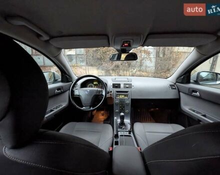 Серый Вольво В50, объемом двигателя 1.6 л и пробегом 273 тыс. км за 7300 $, фото 19 на Automoto.ua