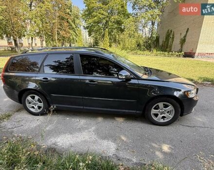 Серый Вольво В50, объемом двигателя 1.6 л и пробегом 231 тыс. км за 7300 $, фото 5 на Automoto.ua