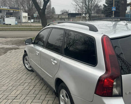 Серый Вольво В50, объемом двигателя 1.6 л и пробегом 303 тыс. км за 7200 $, фото 4 на Automoto.ua