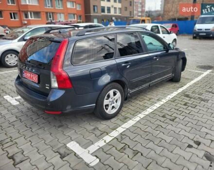 Серый Вольво В50, объемом двигателя 1.6 л и пробегом 221 тыс. км за 7300 $, фото 5 на Automoto.ua