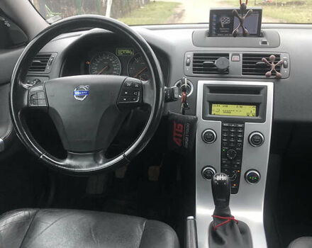 Серый Вольво В50, объемом двигателя 1.6 л и пробегом 250 тыс. км за 7500 $, фото 6 на Automoto.ua