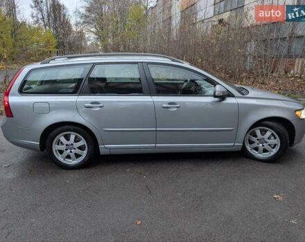 Серый Вольво В50, объемом двигателя 1.6 л и пробегом 273 тыс. км за 7300 $, фото 5 на Automoto.ua